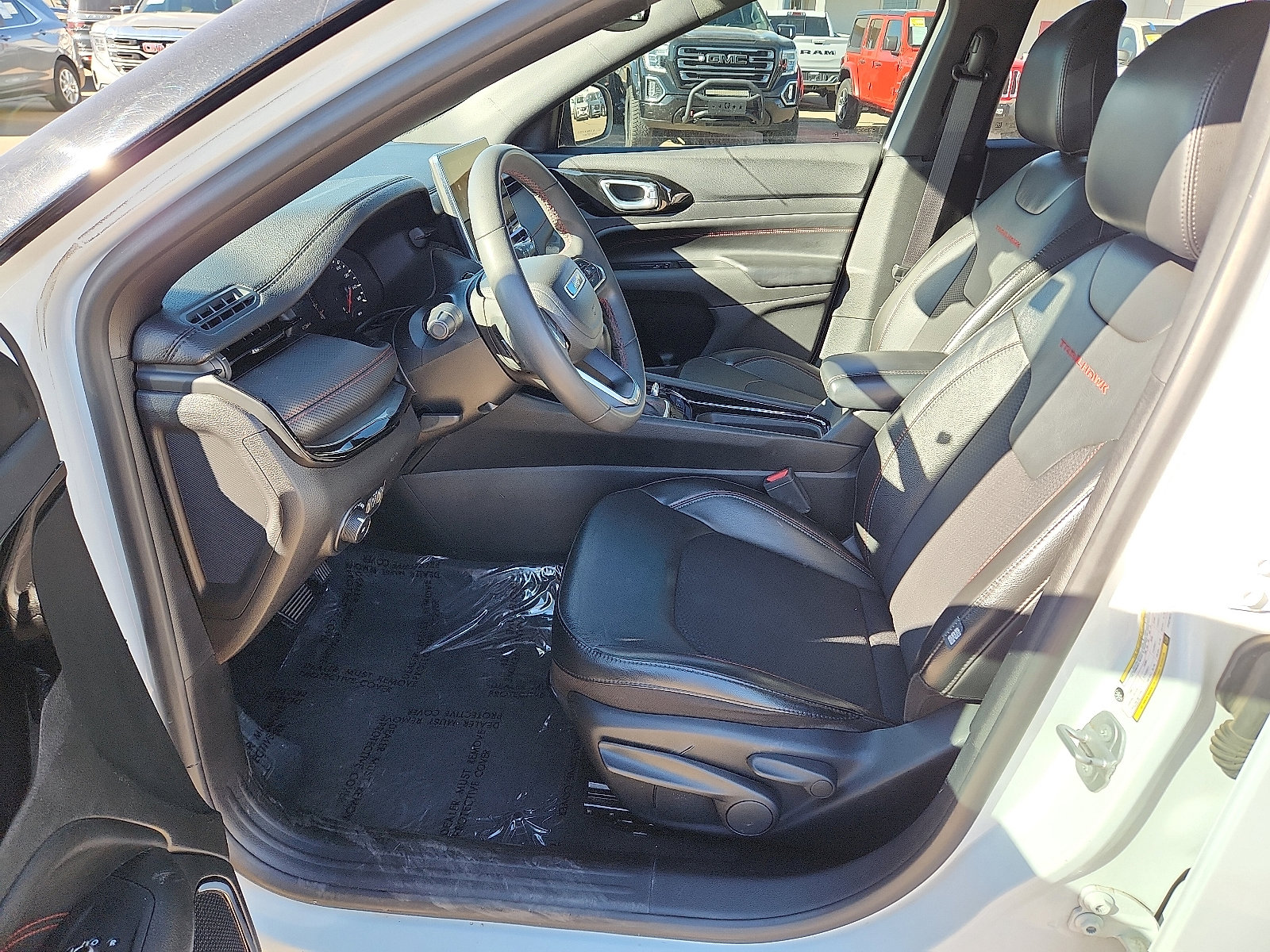 Used 2023 Jeep Compass Trailhawk AWD/4WD image 11