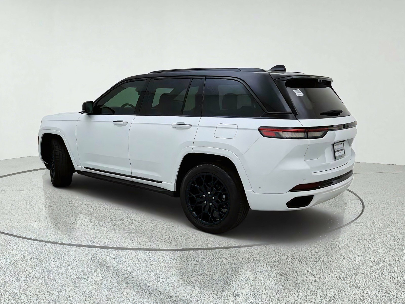 Used 2024 Jeep Grand Cherokee Summit AWD/4WD image 12