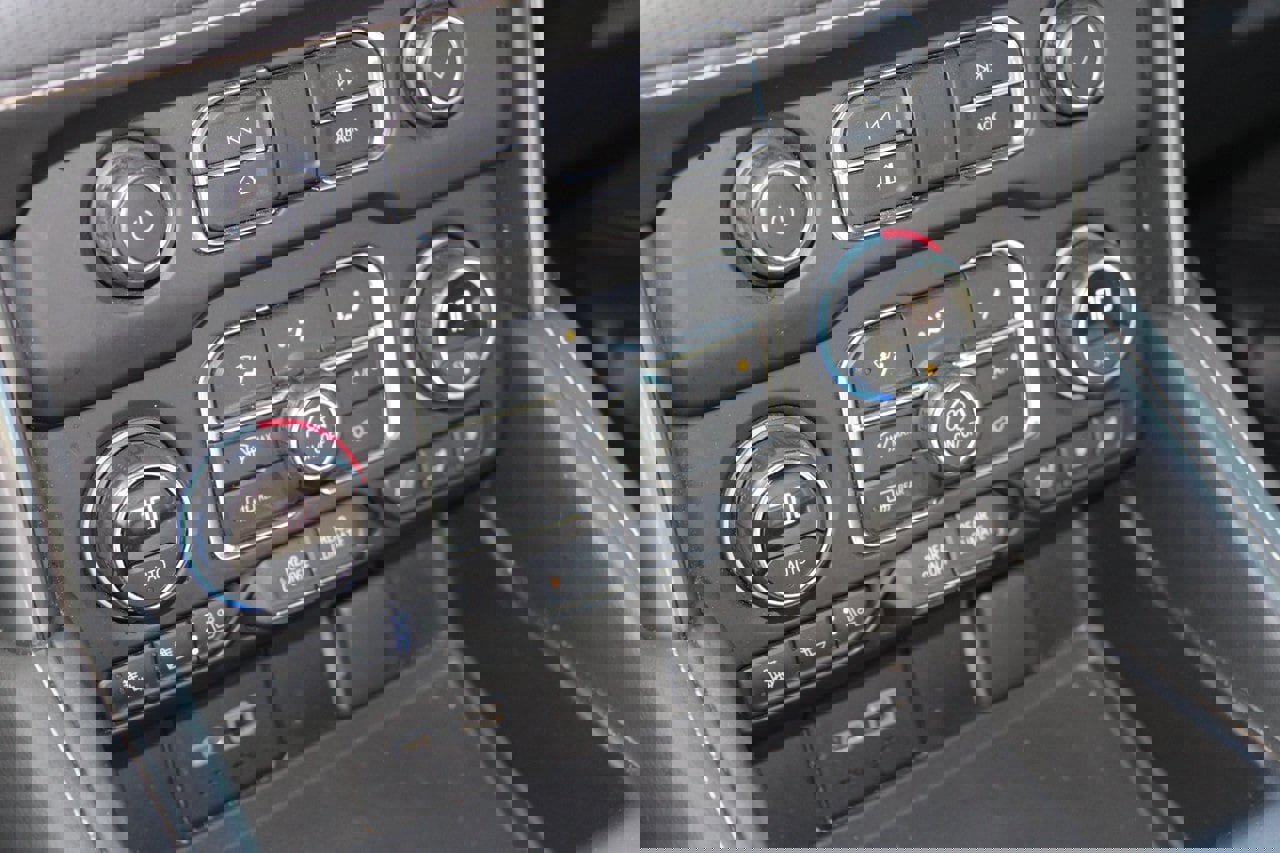 Used 2021 Chevrolet Tahoe Premier w/ Premium Package image 29