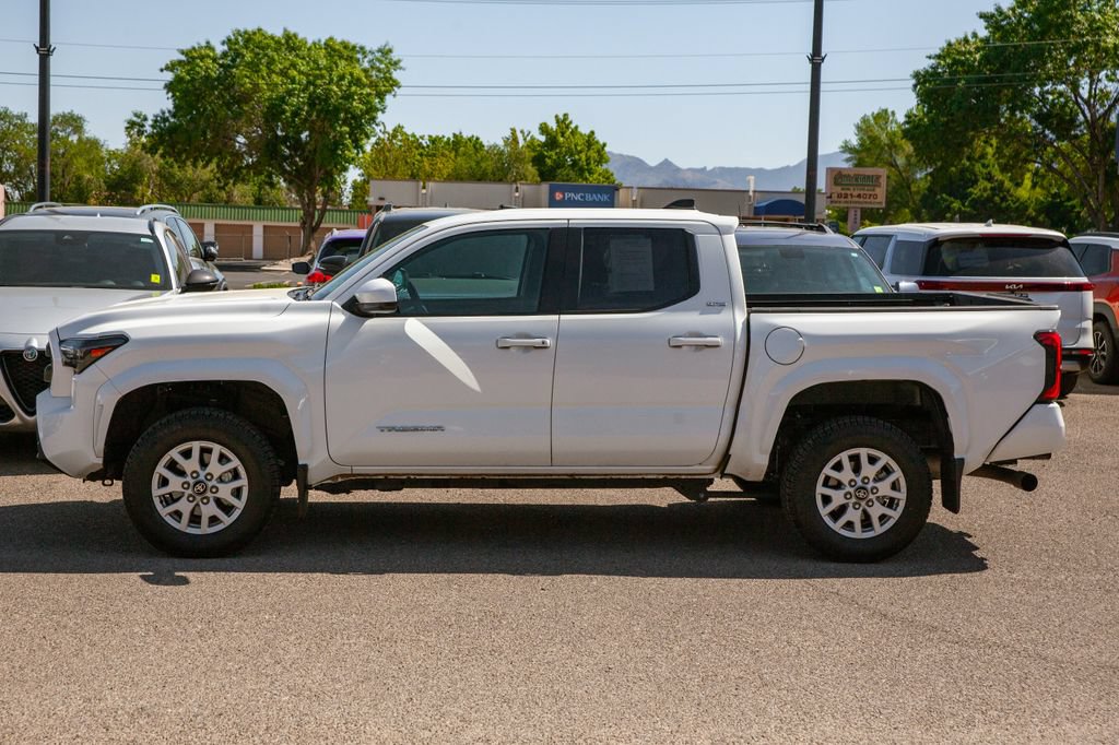 Used 2025 Toyota Tacoma SR5 AWD/4WD image 8