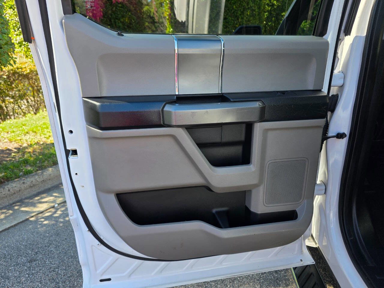 Used 2015 Ford F150 XLT w/ Equipment Group 301A Mid image 28