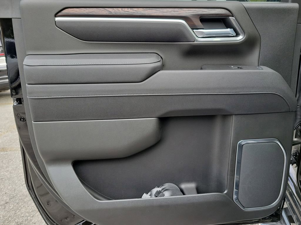 New 2025 GMC Sierra 3500 SLT w/ SLT Convenience Package image 12