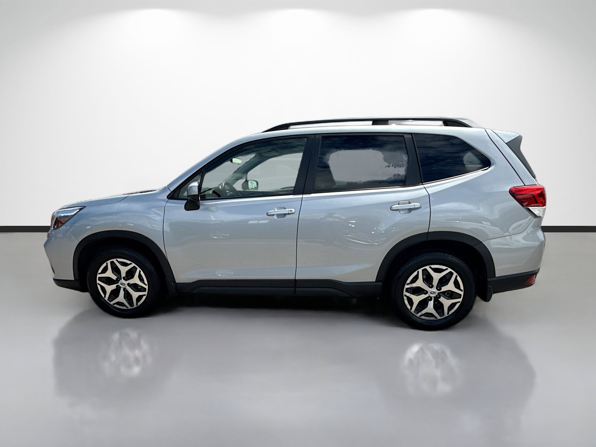 Used 2021 Subaru Forester Premium image 6