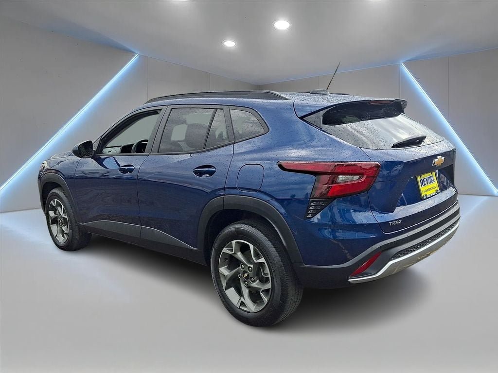 Used 2024 Chevrolet Trax LT w/ Driver Confidence Package FWD image 6