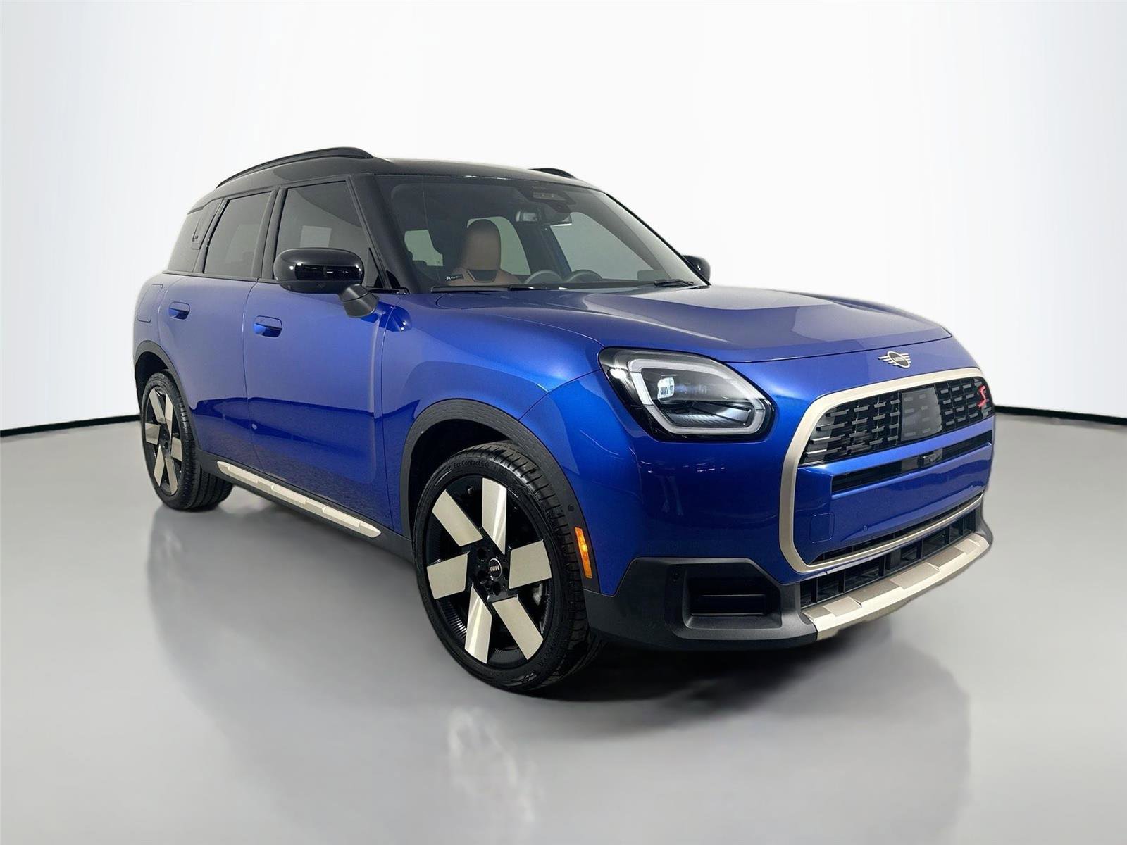 Used 2025 MINI Cooper Countryman S w/ Comfort Package Max AWD/4WD image 3