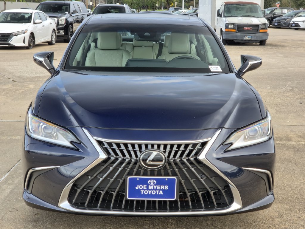 Used 2024 Lexus ES 350 w/ Premium Package FWD image 3