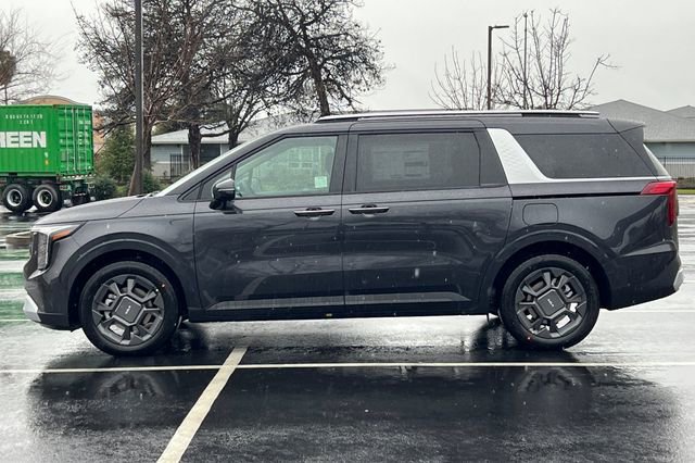 New 2026 Kia Carnival EX FWD image 10