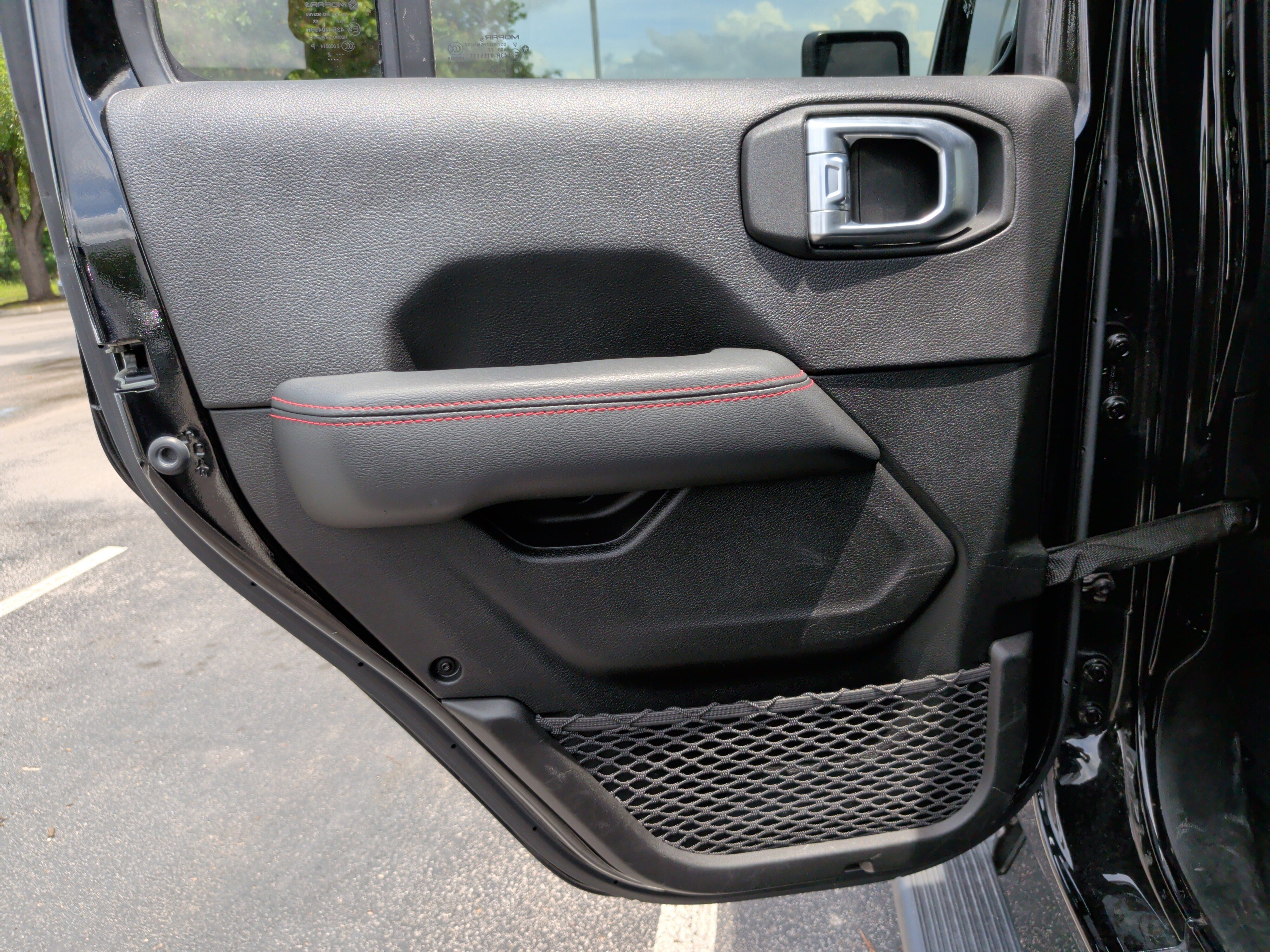 Used 2022 Jeep Wrangler Unlimited Rubicon w/ LED Lighting Group AWD/4WD image 39