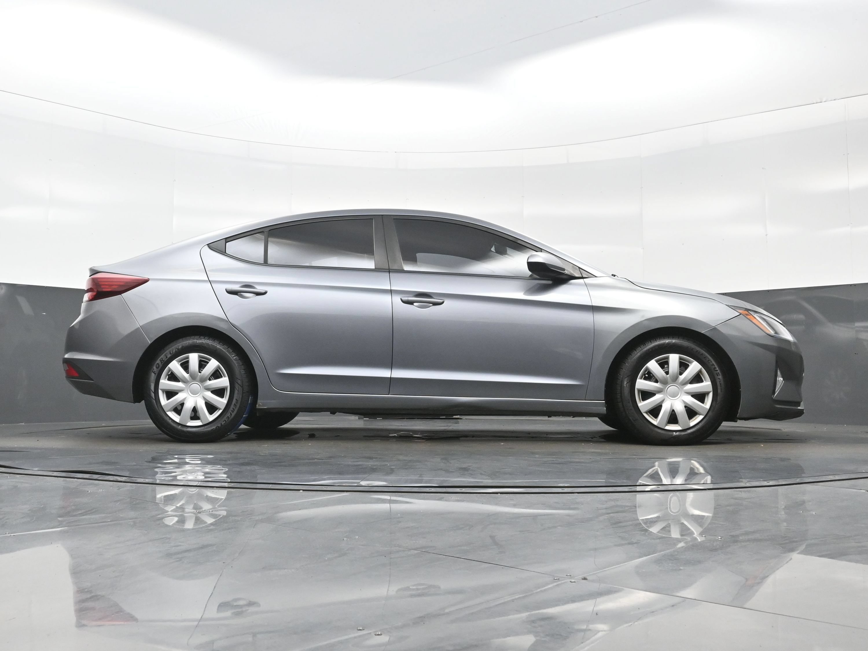 Used 2019 Hyundai Elantra SE w/ Cargo Package FWD image 26