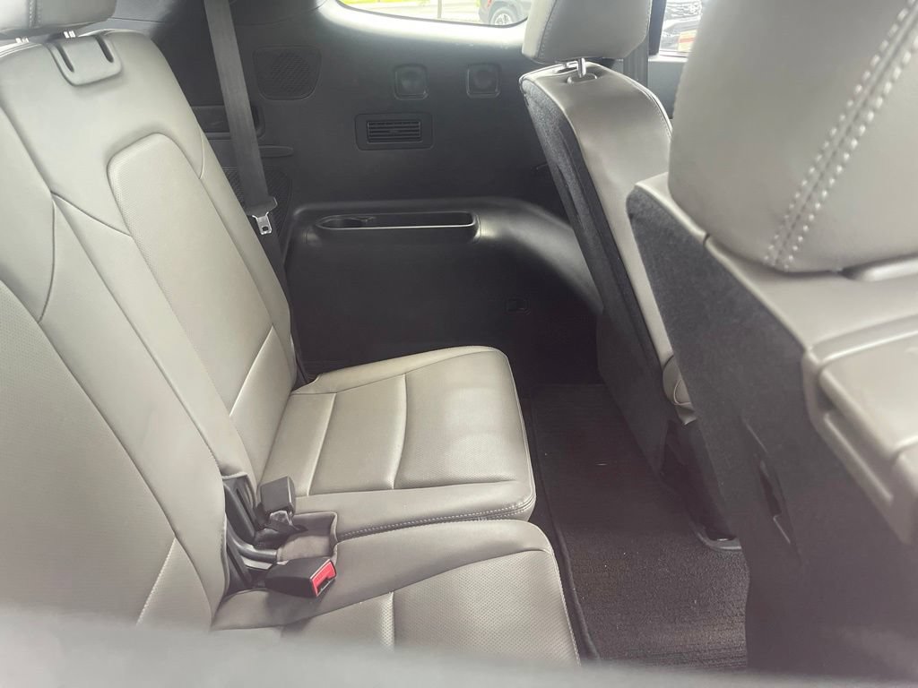 Used 2016 Hyundai Santa Fe Limited w/ Option Group 04 FWD image 12