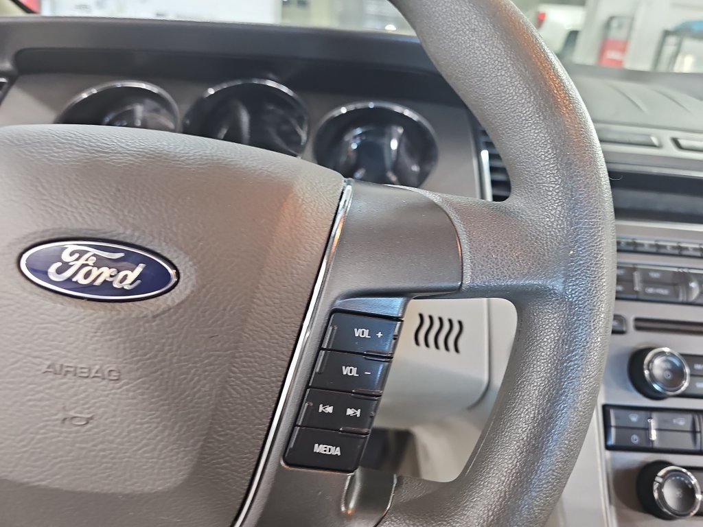 Used 2012 Ford Taurus SE FWD image 21