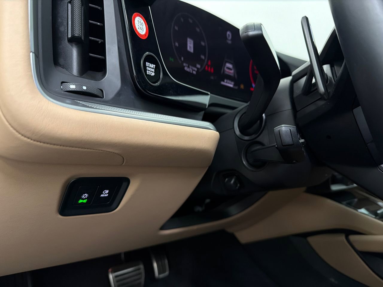 Used 2024 Porsche Cayenne S image 39