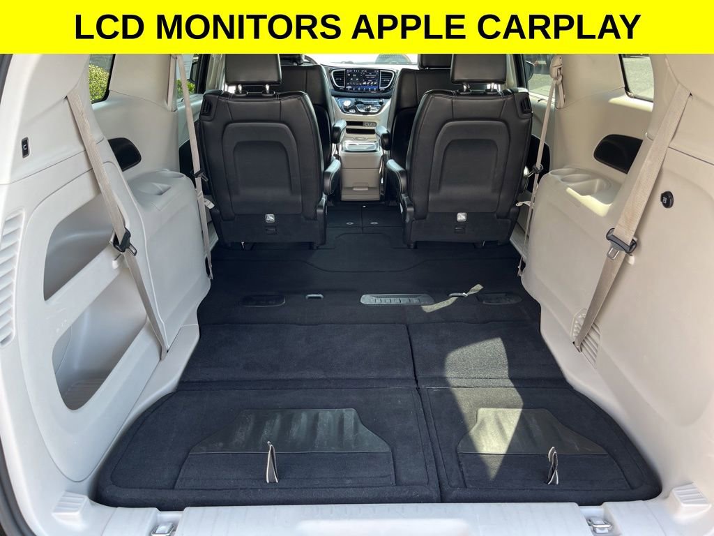 Used 2023 Chrysler Pacifica Touring-L FWD image 14