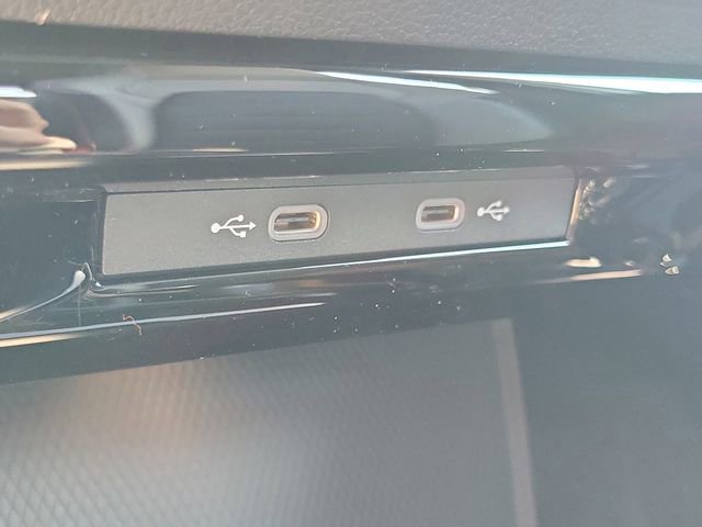 New 2025 Volkswagen GTI SE FWD image 15