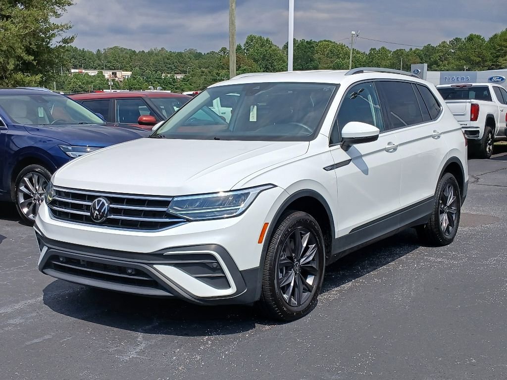 Used 2024 Volkswagen Tiguan SE image 7