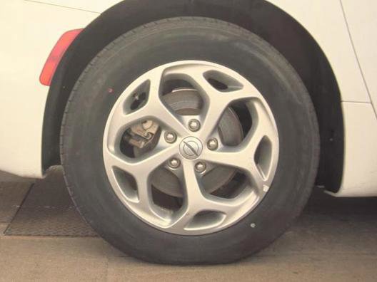 Used 2023 Chrysler Pacifica Limited FWD image 10