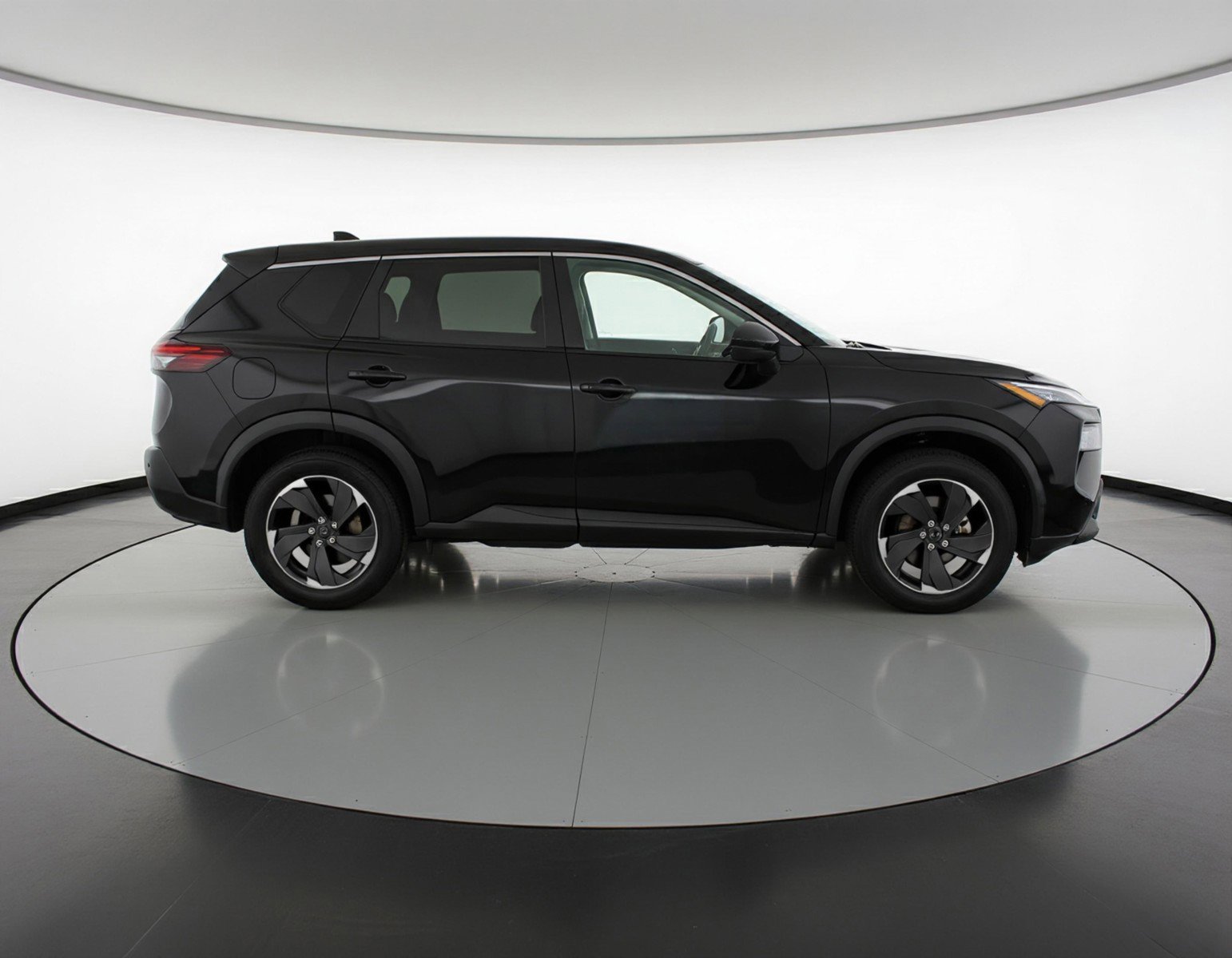 Used 2025 Nissan Rogue SV image 11