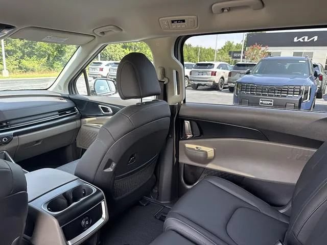 New 2027 Kia Carnival FWD image 14