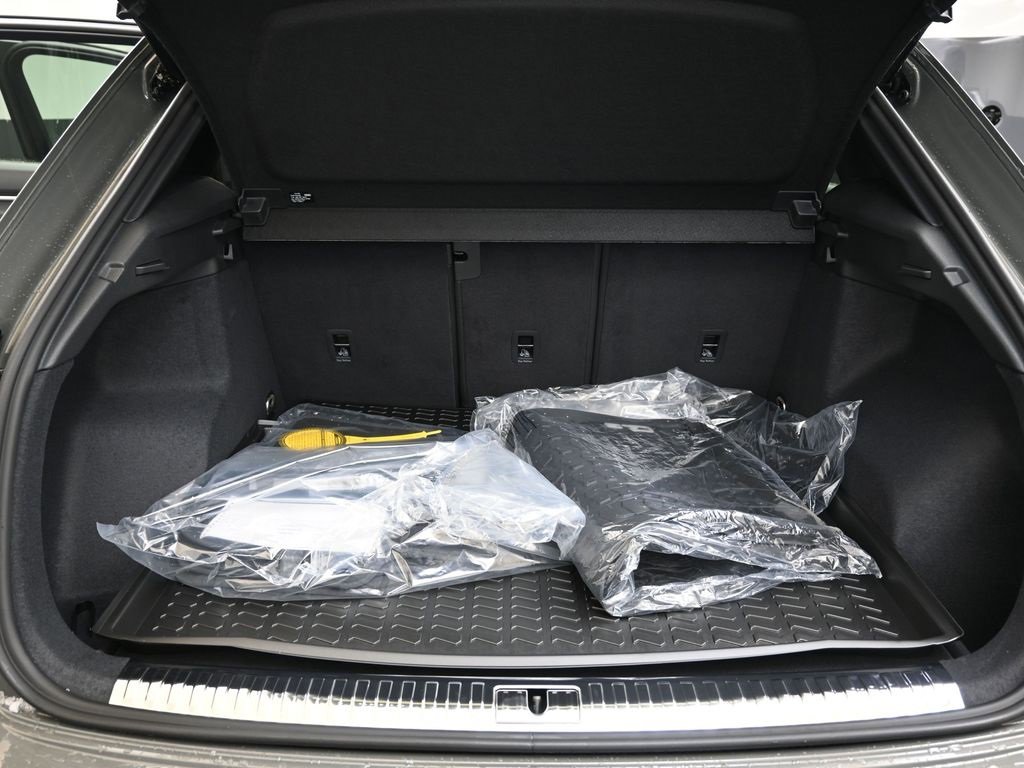 New 2025 Audi Q3 2.0T Premium image 17
