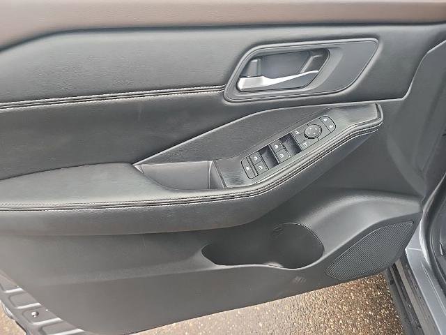 Certified 2023 Nissan Rogue SV w/ SV Premium Package image 11