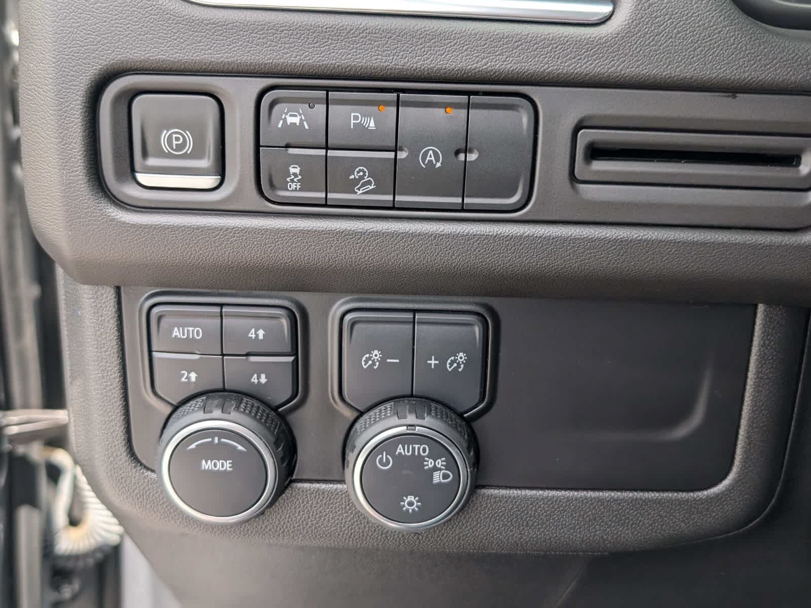 Certified 2023 Chevrolet Tahoe Z71 AWD/4WD image 23
