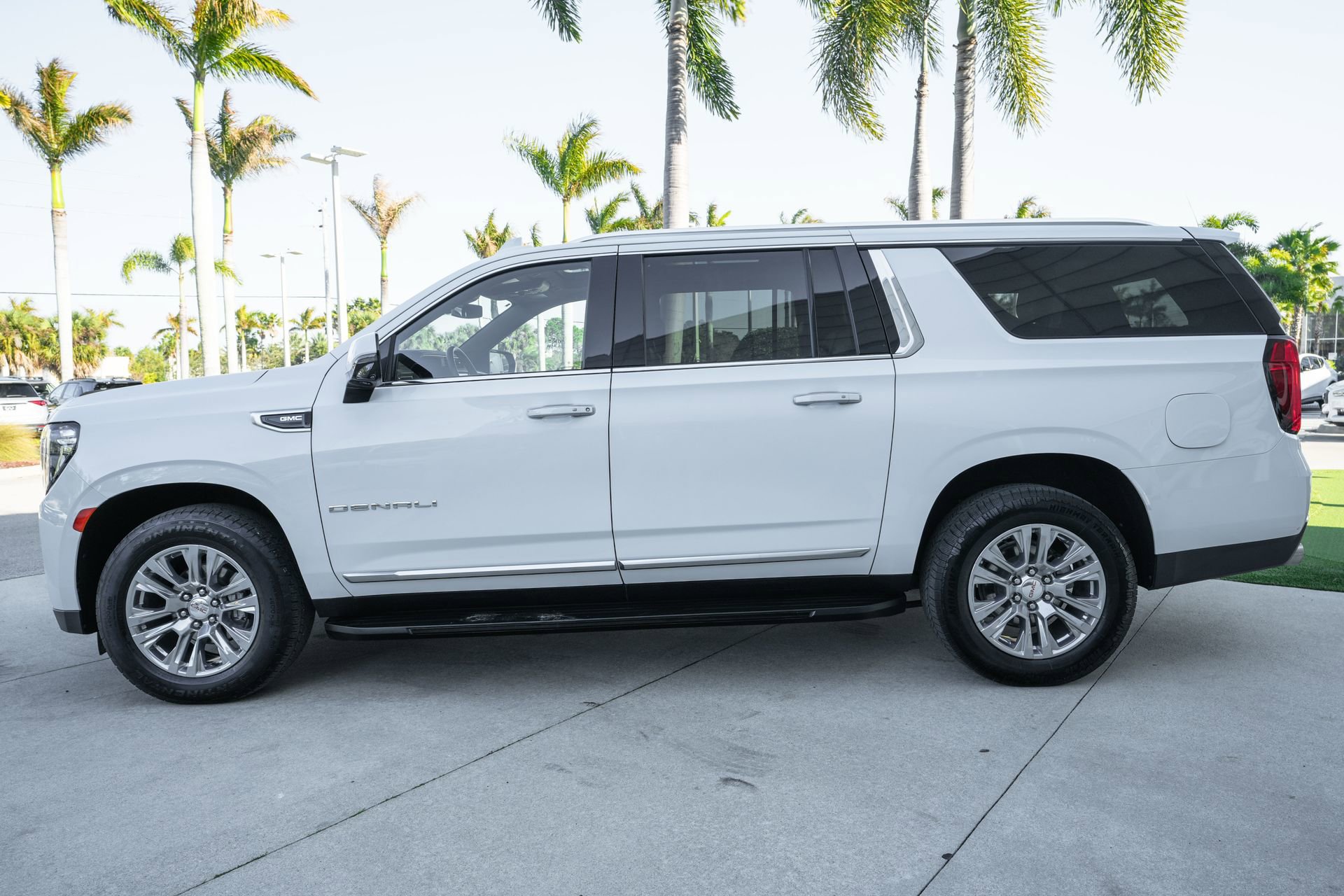 Used 2024 GMC Yukon XL Denali image 21