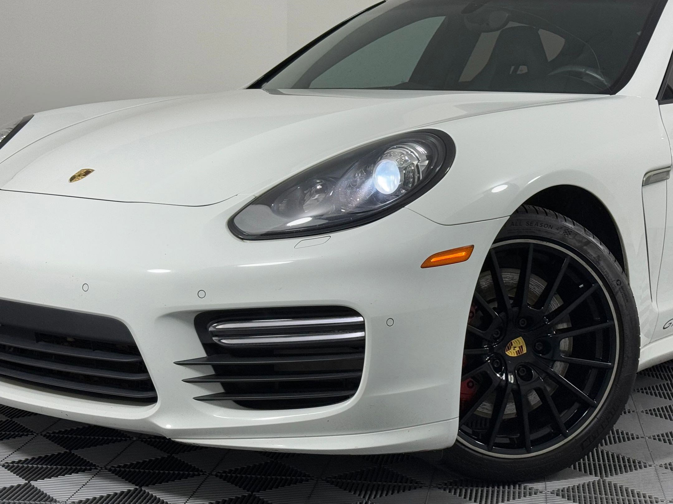 Used 2016 Porsche Panamera GTS image 11