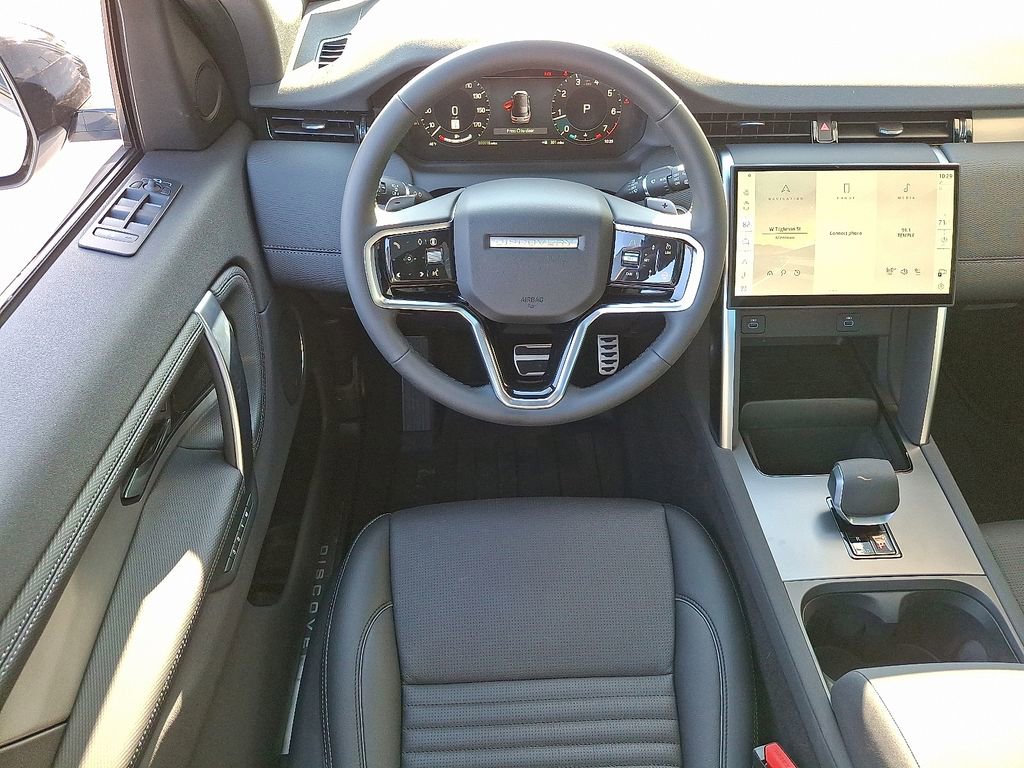 New 2025 Land Rover Discovery Sport Dynamic SE image 7