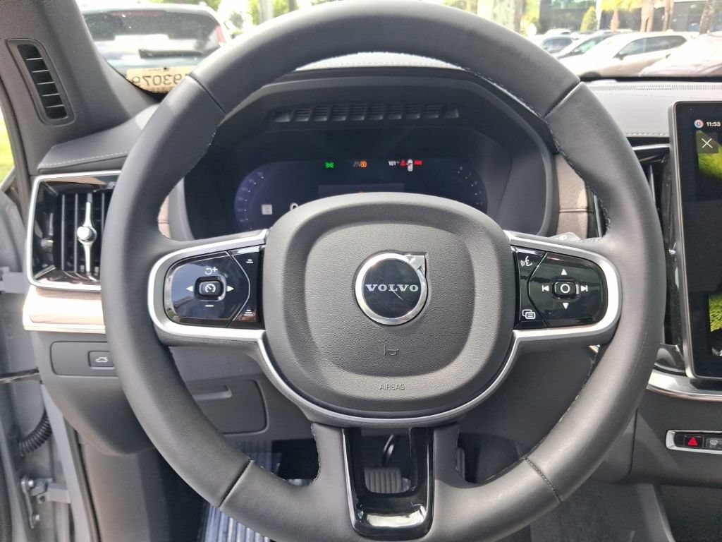 Certified 2026 Volvo XC90 B6 Plus AWD/4WD image 17