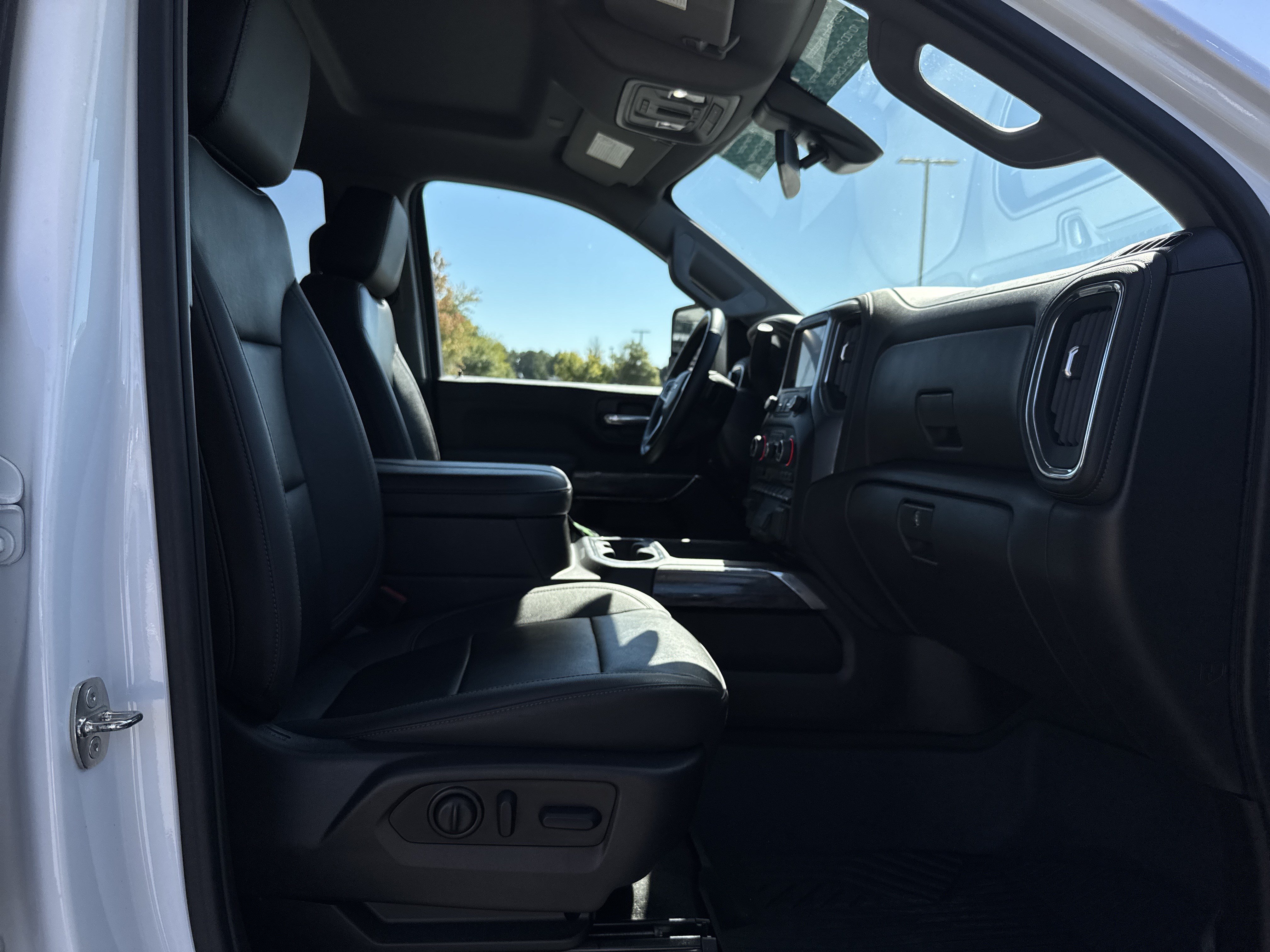 Used 2023 Chevrolet Silverado 2500 LTZ AWD/4WD image 34