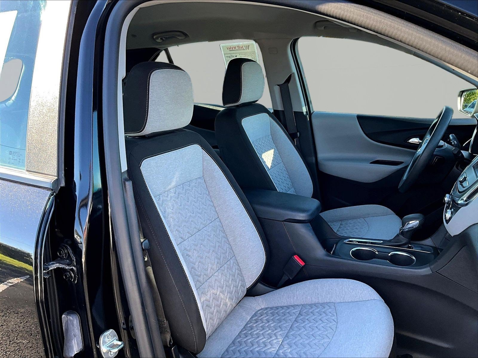 Used 2024 Chevrolet Equinox LS w/ Driver Confidence II Package FWD image 29