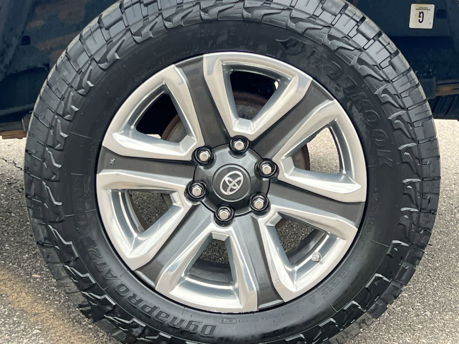 Used 2019 Toyota Tacoma Limited AWD/4WD image 14