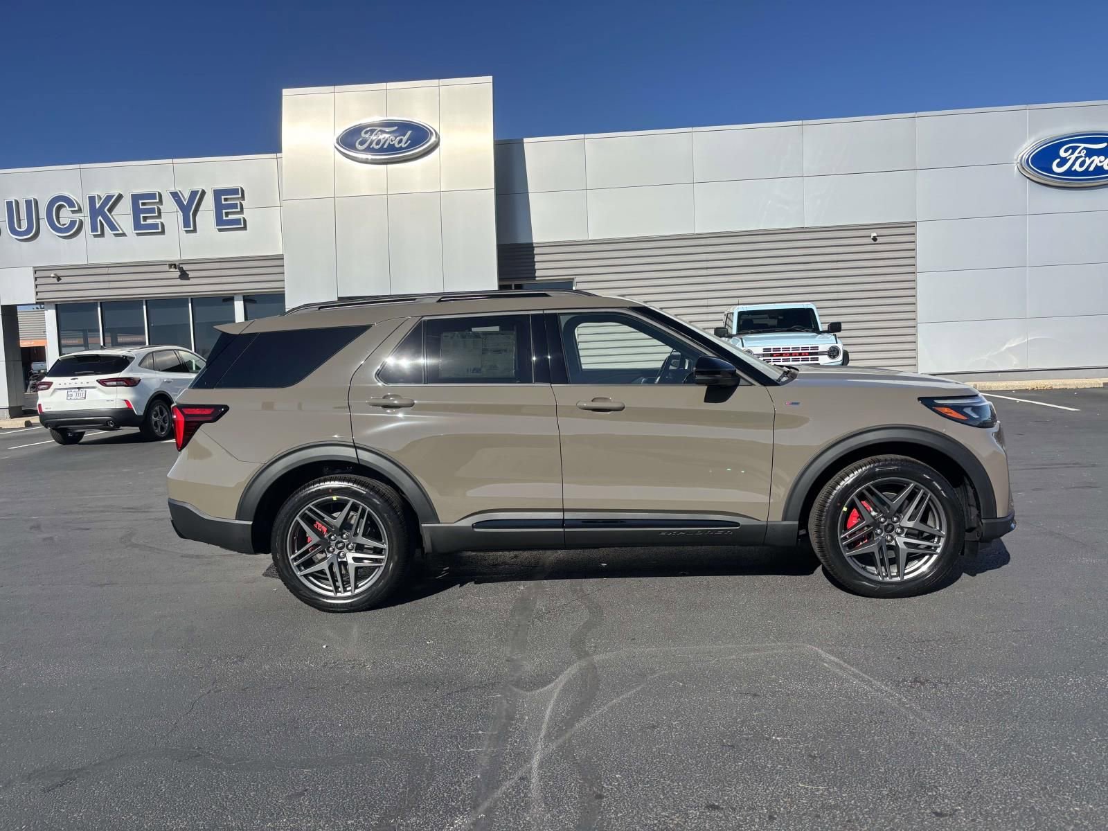 New 2026 Ford Explorer ST-Line w/ ST-Line Street Pack image 8