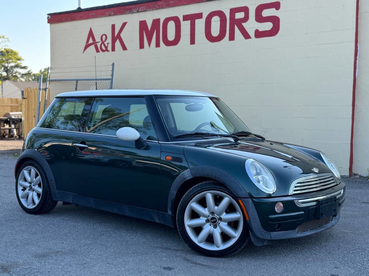 Used 2002 MINI Cooper Hardtop image 1