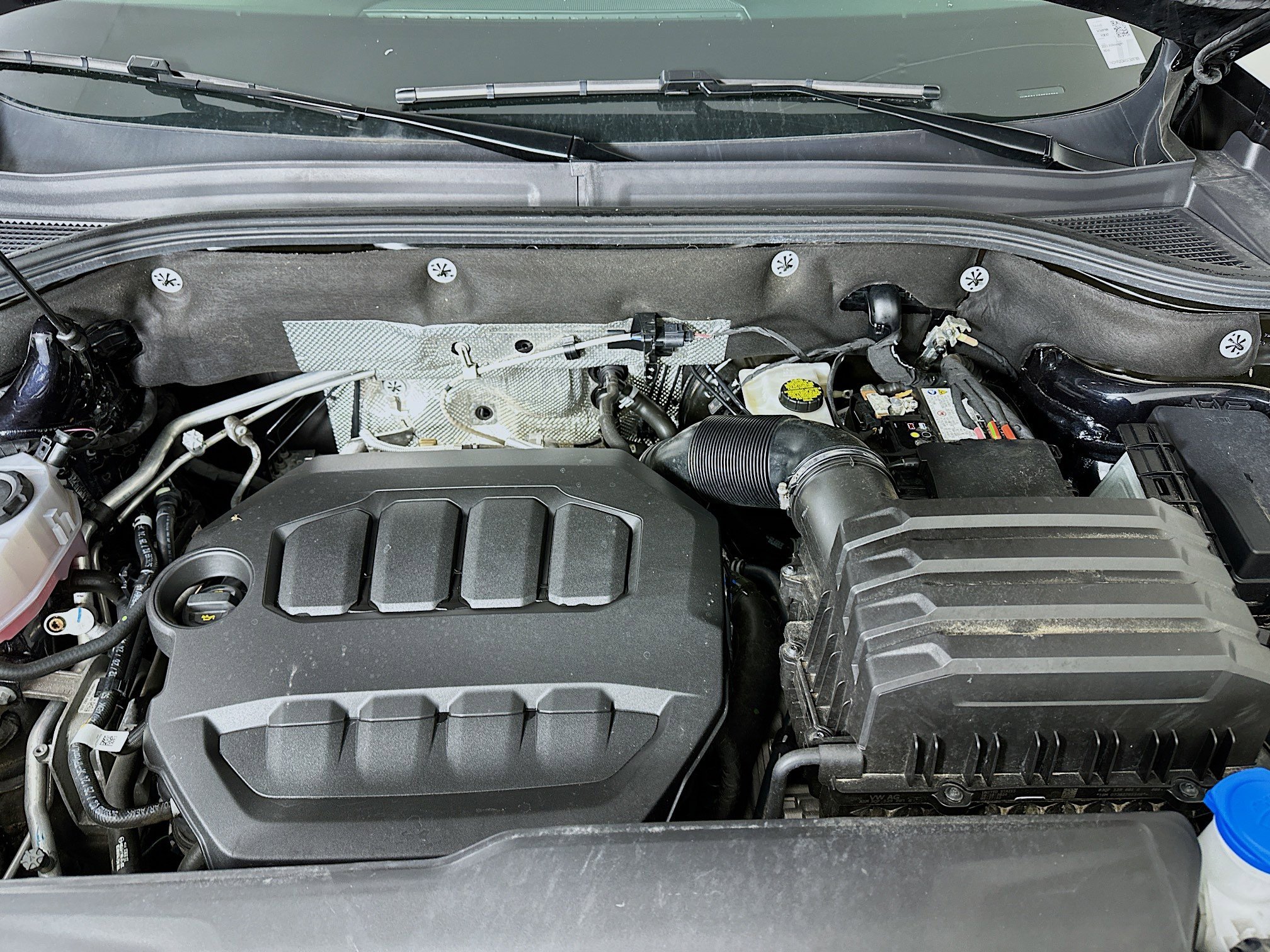 Used 2025 Volkswagen Atlas SE image 34