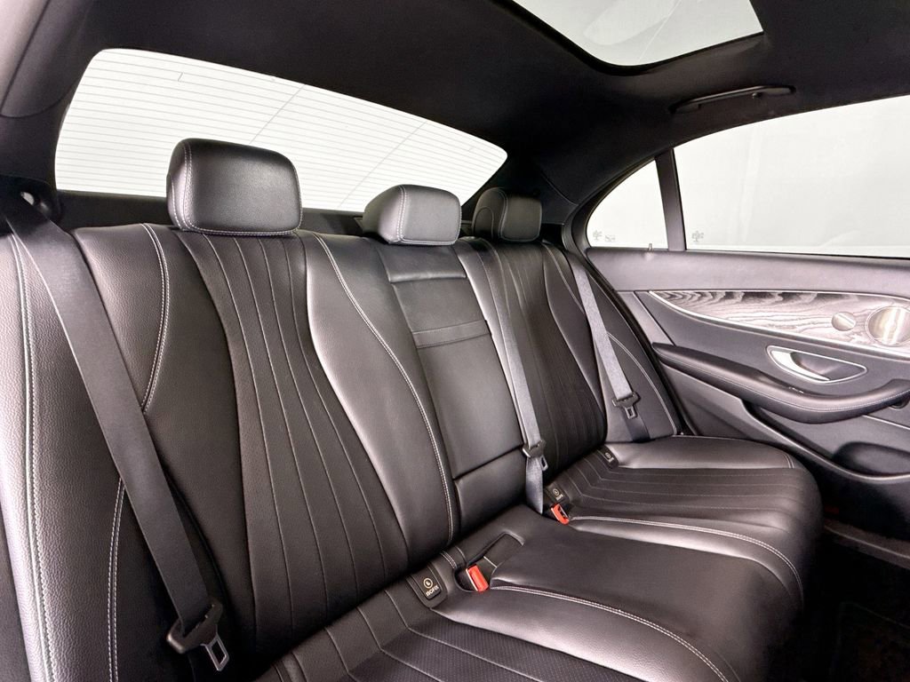 Used 2022 Mercedes-Benz E 350 Sedan image 15