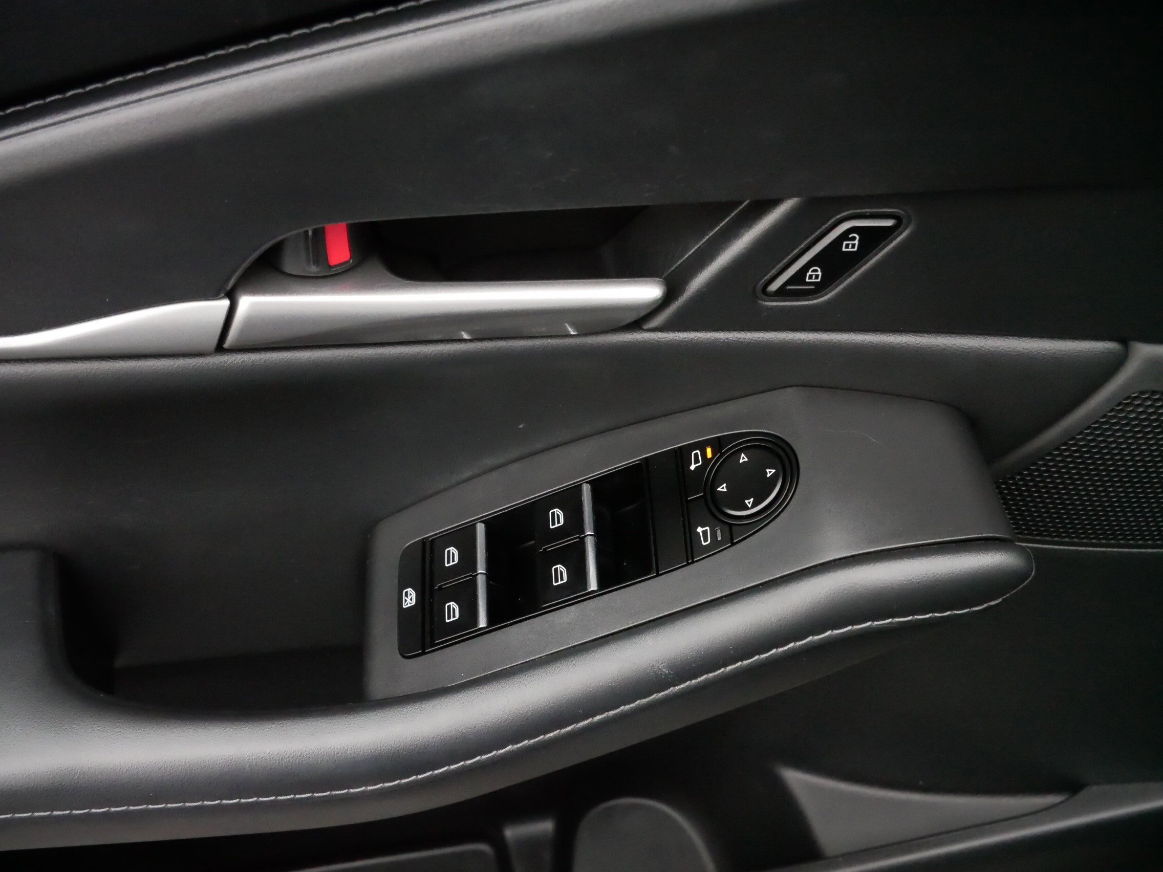 Used 2022 MAZDA CX-30 AWD 2.5 S w/ Select Package image 18