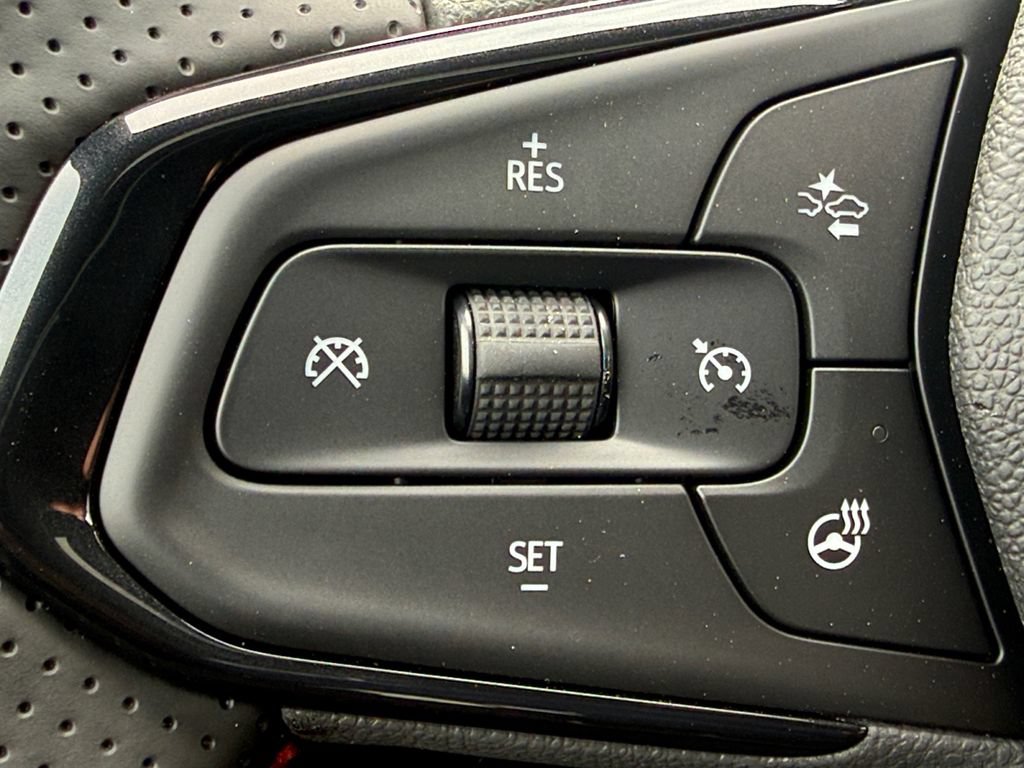 New 2026 Chevrolet Trax RS w/ Sunroof Package FWD image 20