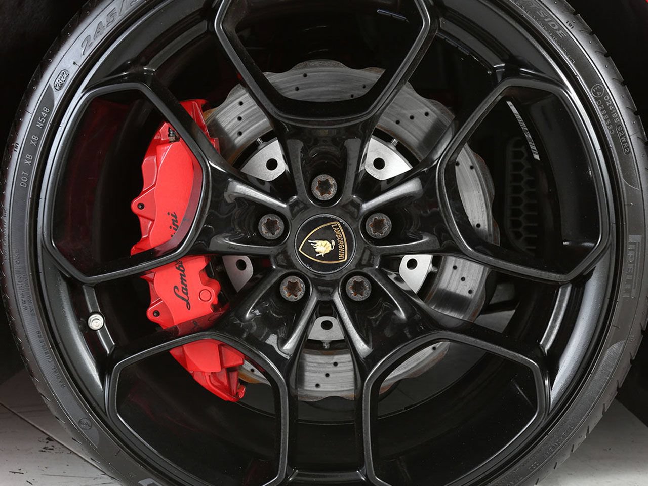 Used 2017 Lamborghini Huracan LP 580-2 RWD image 17