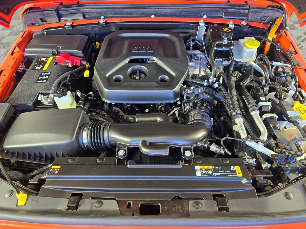 Used 2023 Jeep Wrangler Unlimited Sahara AWD/4WD image 15