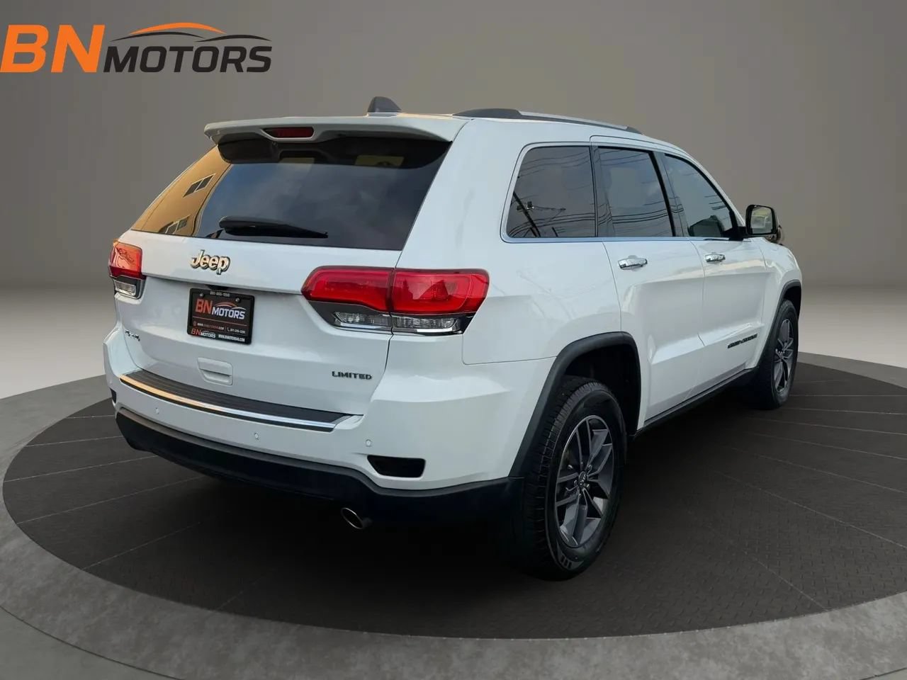 Used 2018 Jeep Grand Cherokee Limited w/ Luxury Group II AWD/4WD image 5