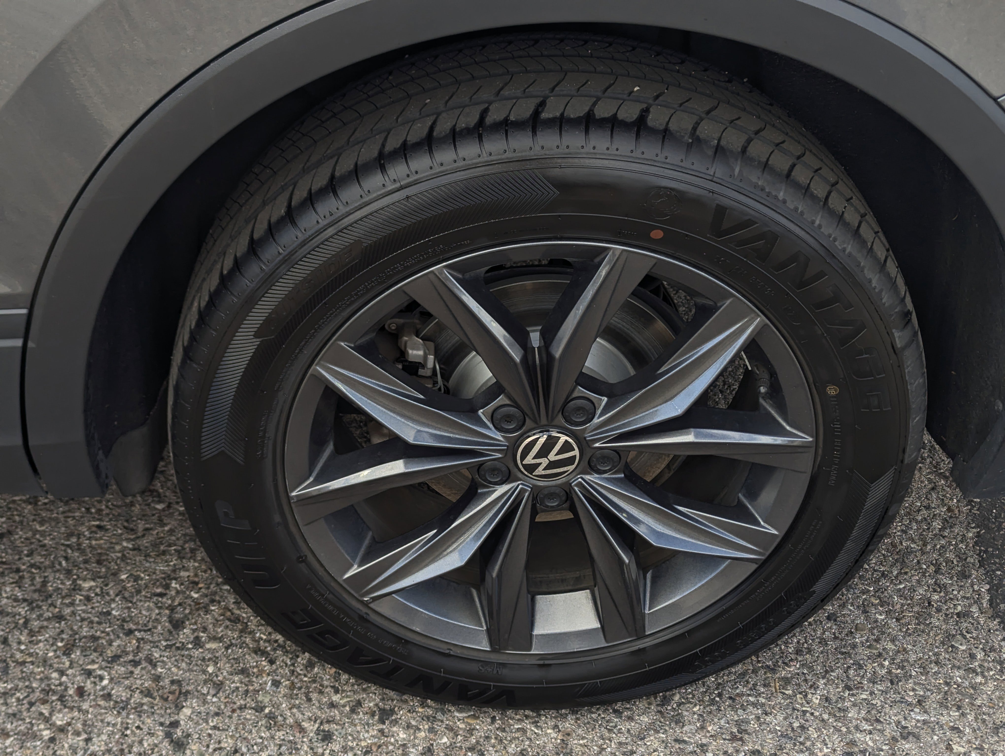 Used 2023 Volkswagen Tiguan SE image 7