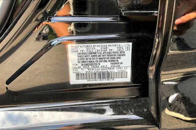 Used 2025 Nissan Sentra SV w/ SV Premium Package image 27