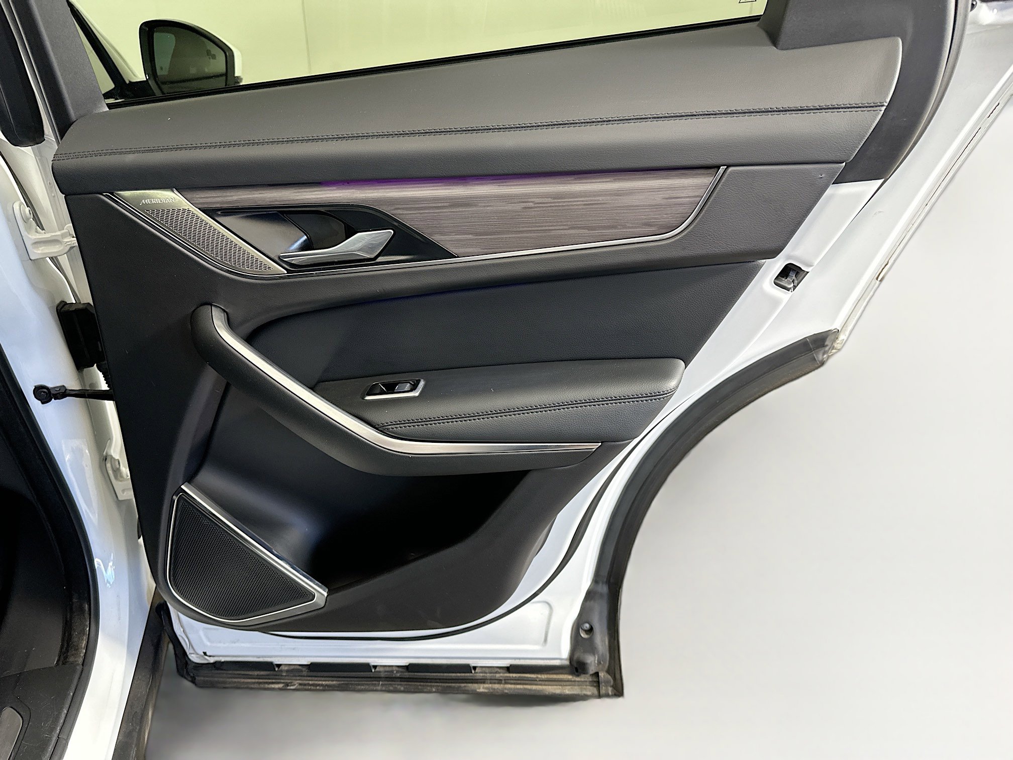 Used 2023 Jaguar F-PACE S image 32