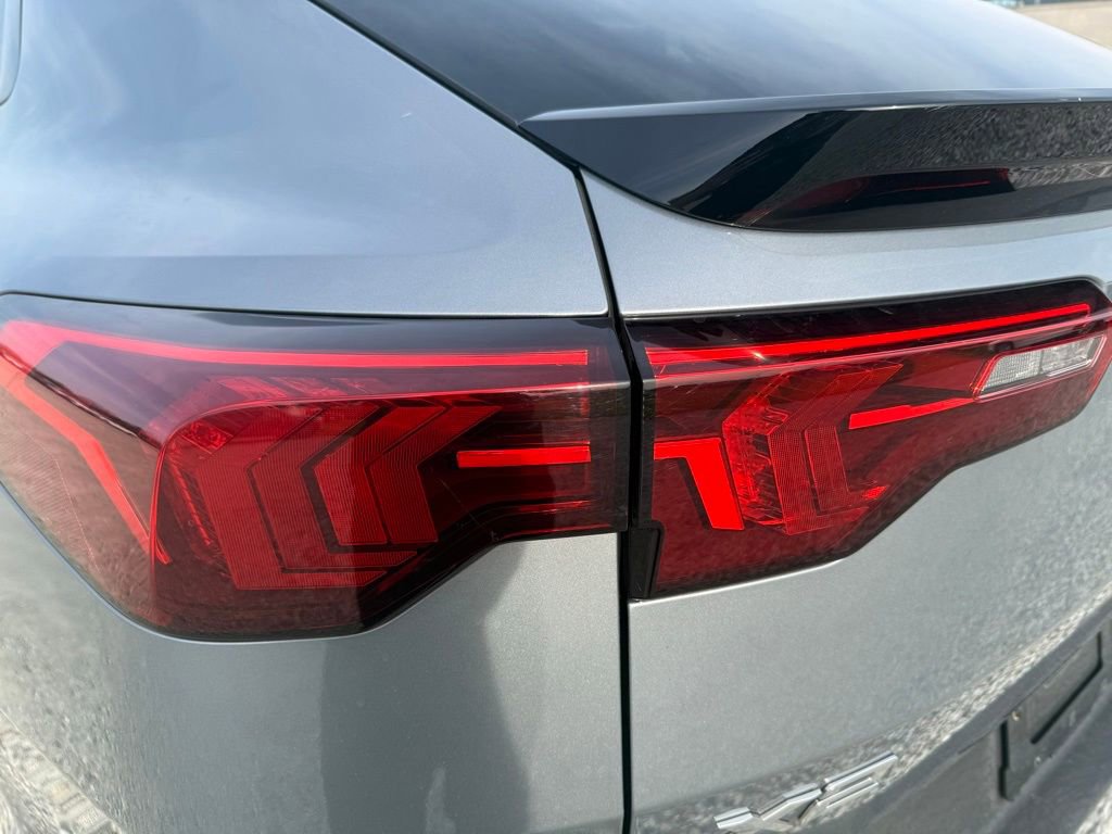 Used 2025 BMW X2 xDrive28i image 10