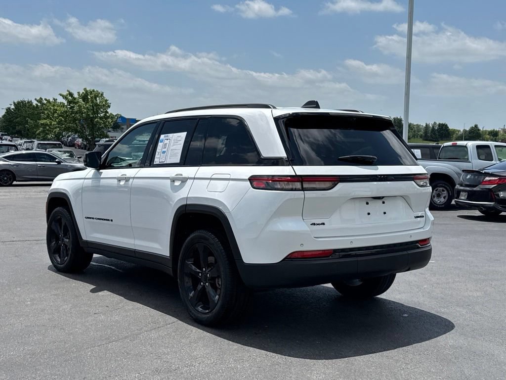 Used 2023 Jeep Grand Cherokee Limited w/ Luxury Tech Group II AWD/4WD image 5