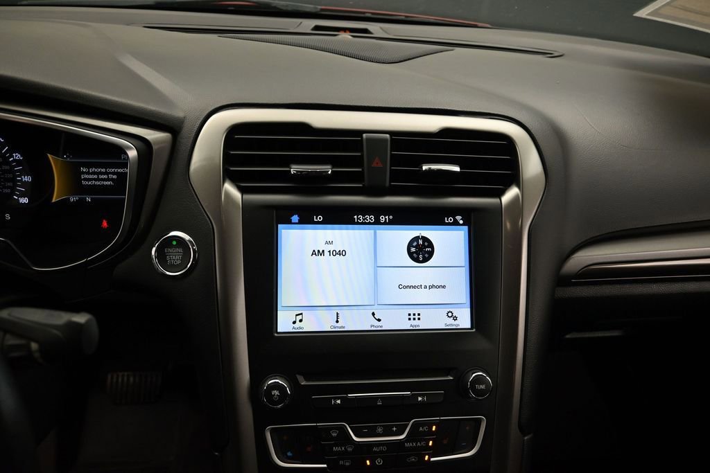 Used 2017 Ford Fusion SE w/ Fusion SE Technology Package FWD image 15