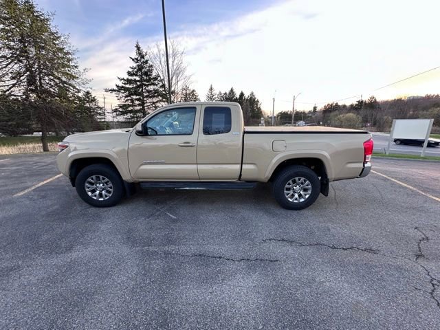 Used 2017 Toyota Tacoma SR5 w/ Tow Package AWD/4WD image 6