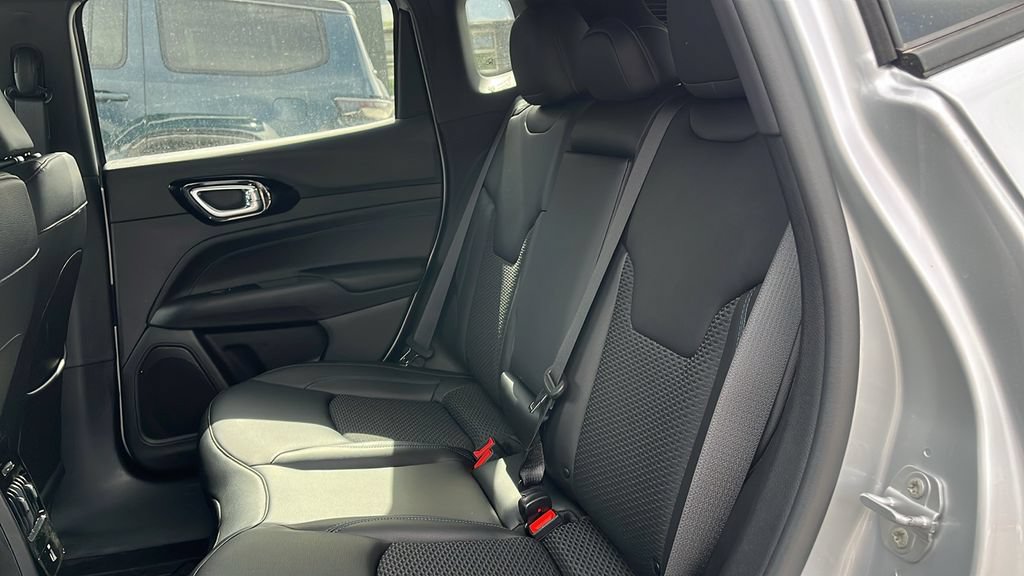 New 2026 Jeep Compass Latitude AWD/4WD image 19