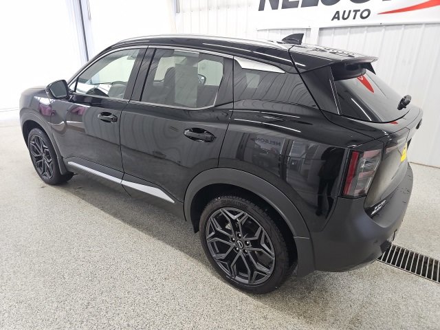 Used 2025 Nissan Kicks SR w/ SR Premium Package image 8